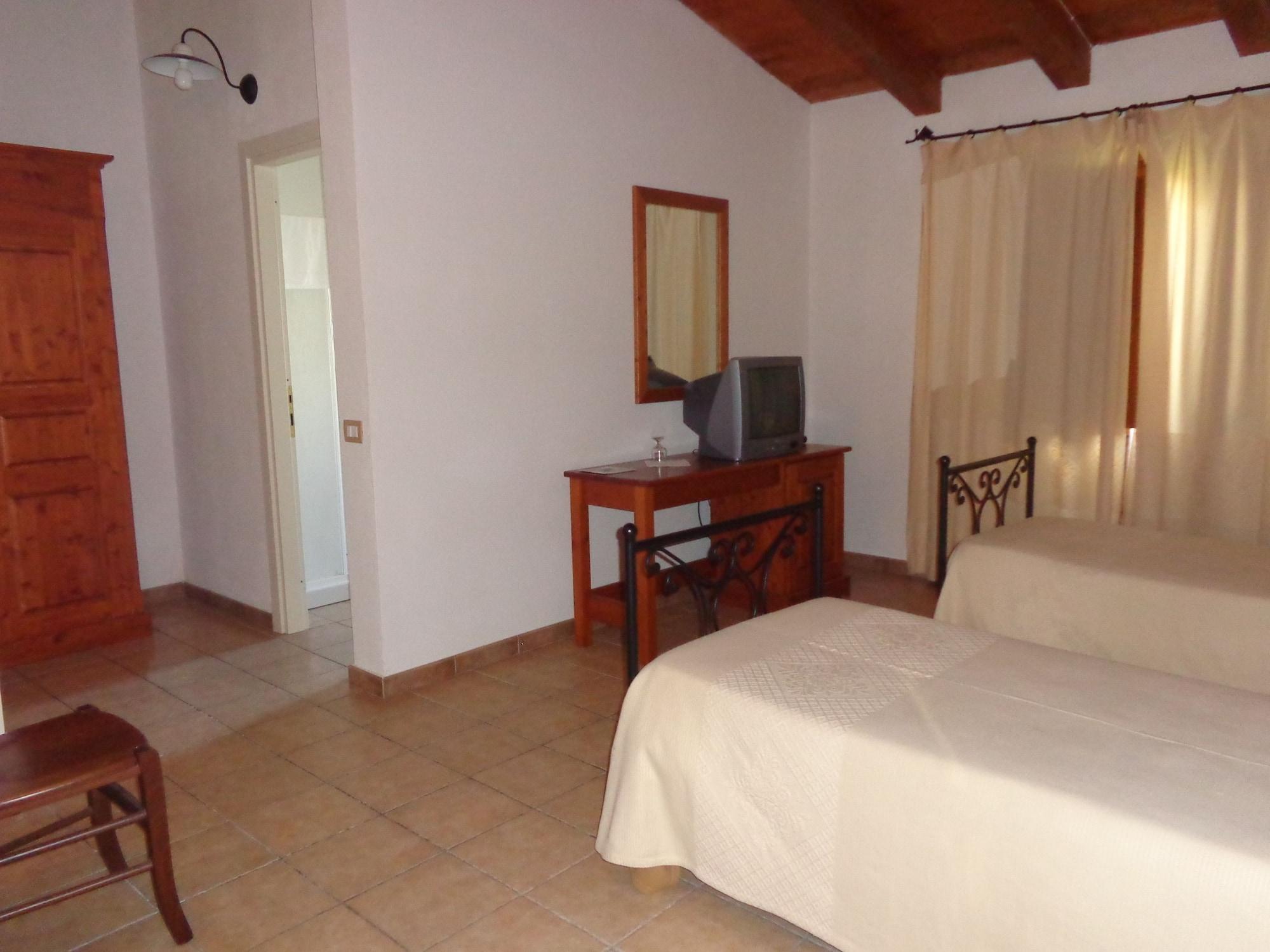 Hotel Su Baione Abbasanta Exterior photo