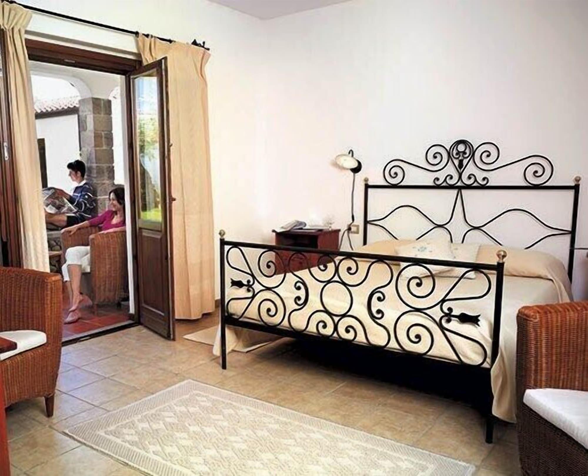 Hotel Su Baione Abbasanta Exterior photo
