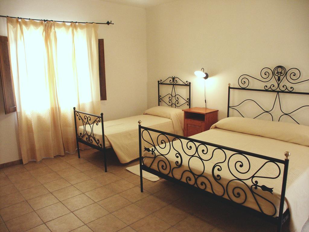 Hotel Su Baione Abbasanta Exterior photo